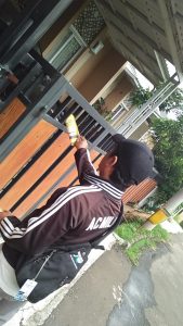sebar brosur door to door